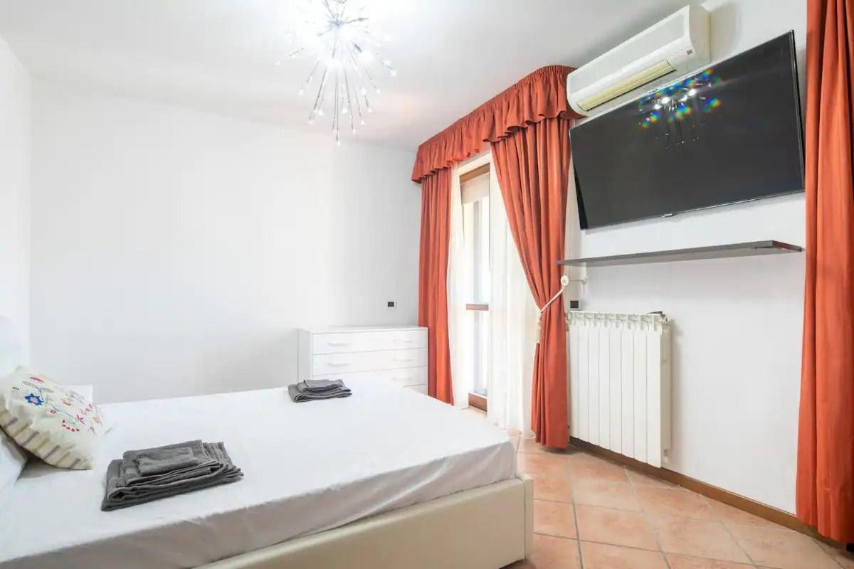 Suite Con 2 Balconi - 6 Guest Prato  Exteriér fotografie
